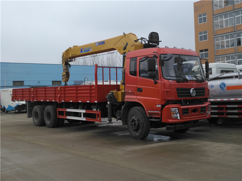 東風(fēng)后八輪【10-12噸】隨車吊