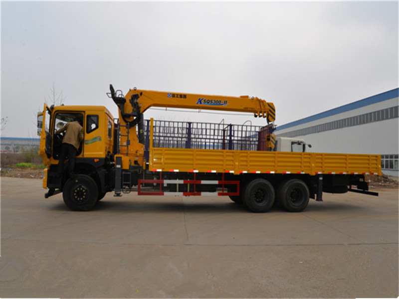 東風T702 后八輪【10-12噸】隨車吊