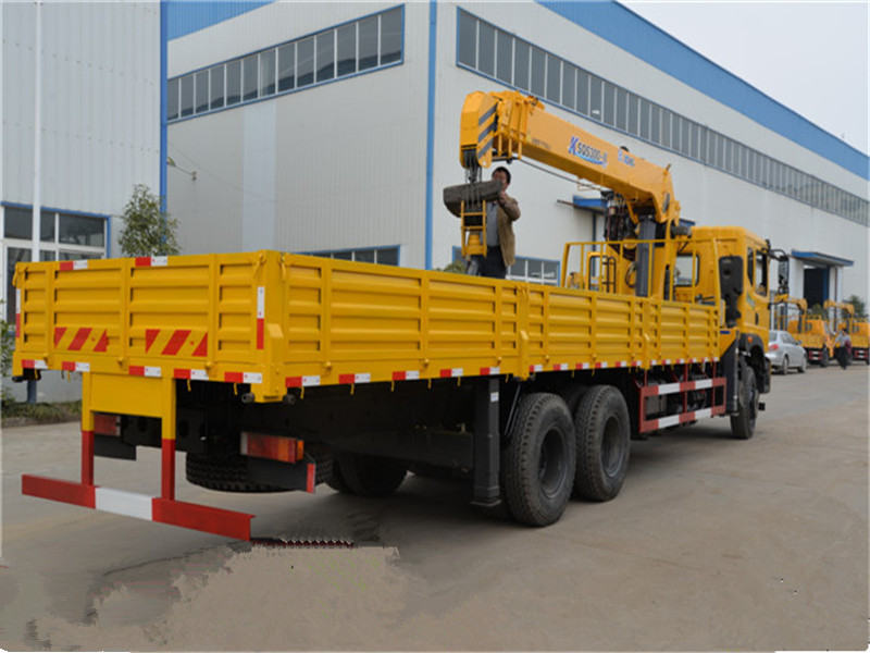 東風T702 后八輪【10-12噸】隨車吊