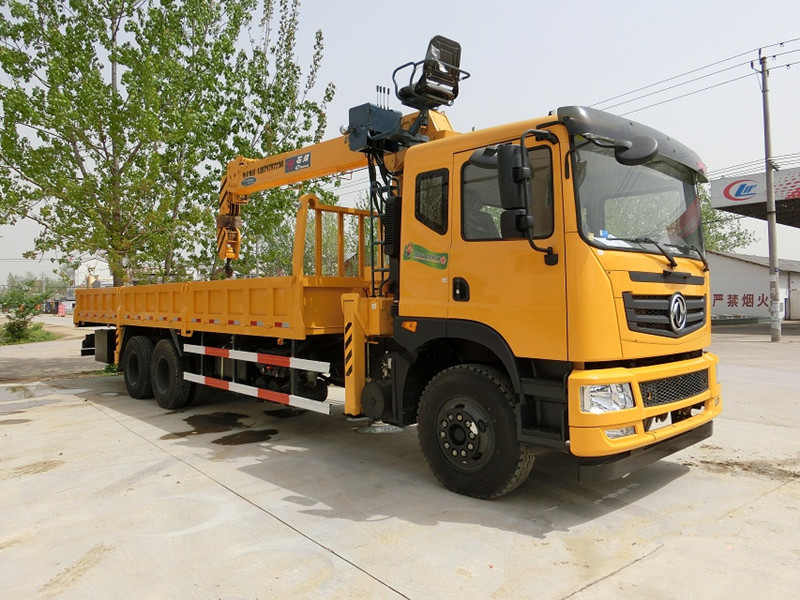 東風T702 后八輪【10-12噸】隨車吊