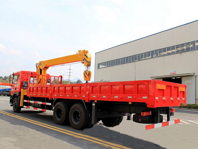 東風特商后八輪【10-12噸】隨車吊