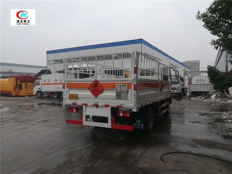 重汽4.1米氣瓶運輸車【二類 藍牌】