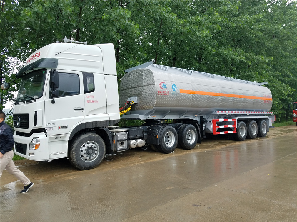 東風天龍3軸【42立方】鋁合金運油半掛車