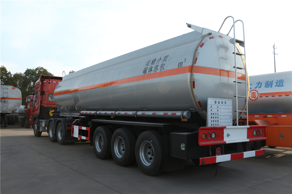 東風天龍3軸【42立方】鋁合金運油半掛車