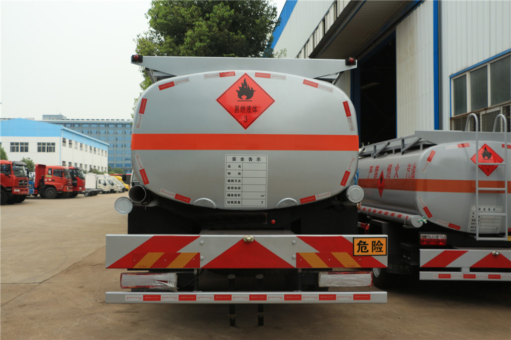 解放J6單橋【15立方】運(yùn)油車