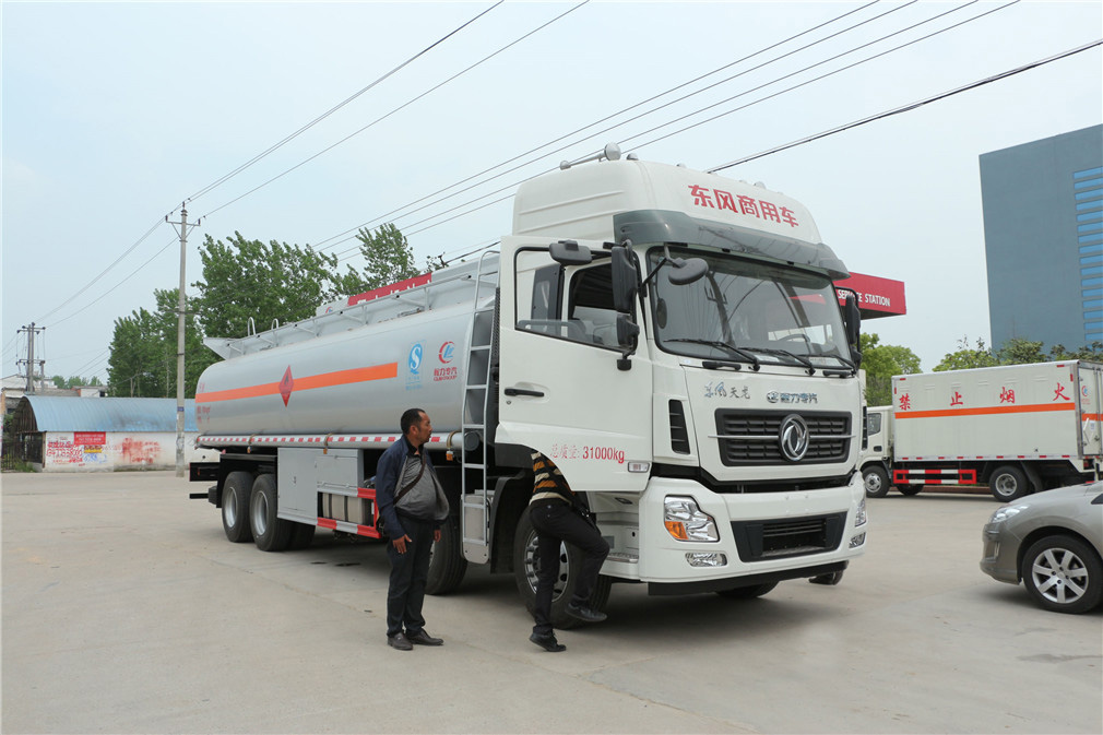  東風(fēng)天龍前四后八【25立方】運油車