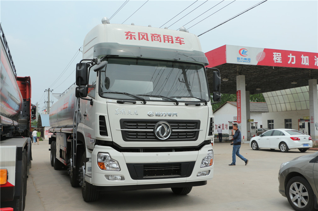 東風天龍前四后八【25立方】運油車