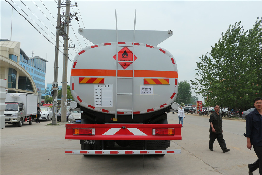 東風天龍前四后八【25立方】運油車