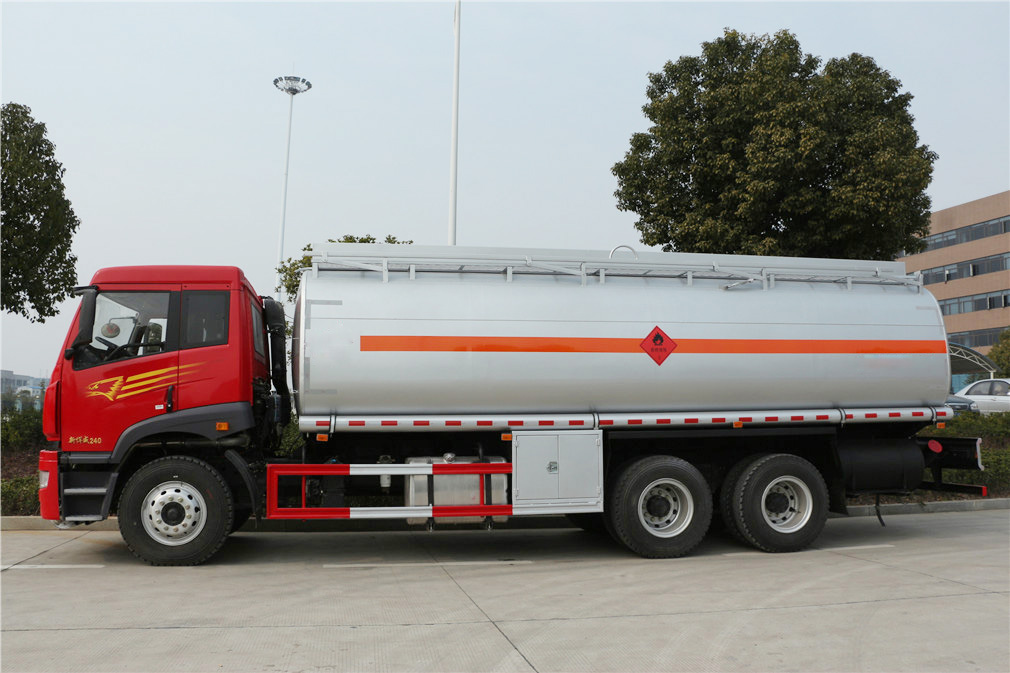 解放后八輪【23立方】運油車