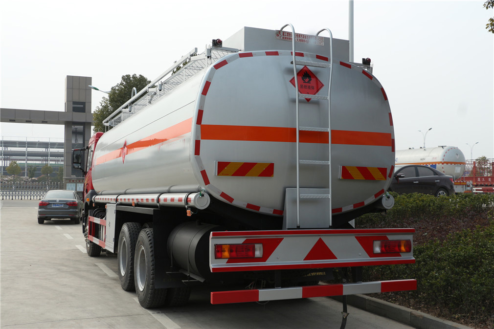 解放后八輪【23立方】運油車