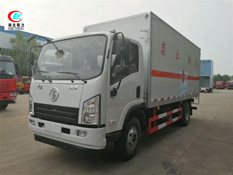 陜汽軒德5.1米易燃氣體廂式運輸車【二類】