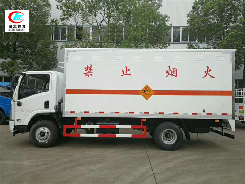 陜汽軒德5.1米易燃氣體廂式運輸車【二類】