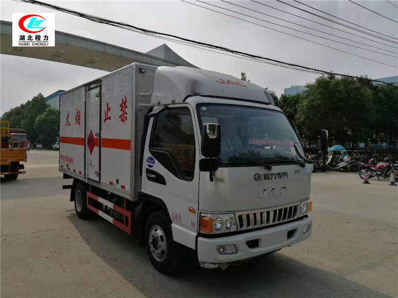 江淮4.1米易燃液體廂式運(yùn)輸車【三類 】