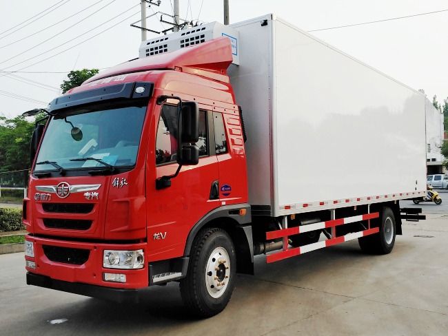 (廂長7.4米)解放龍V單橋冷藏車 (廂長7.4米)解放龍V單橋冷藏車