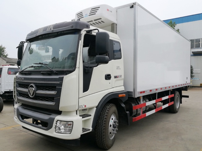 (廂長(zhǎng)6.8米)福田瑞沃冷藏車(chē)