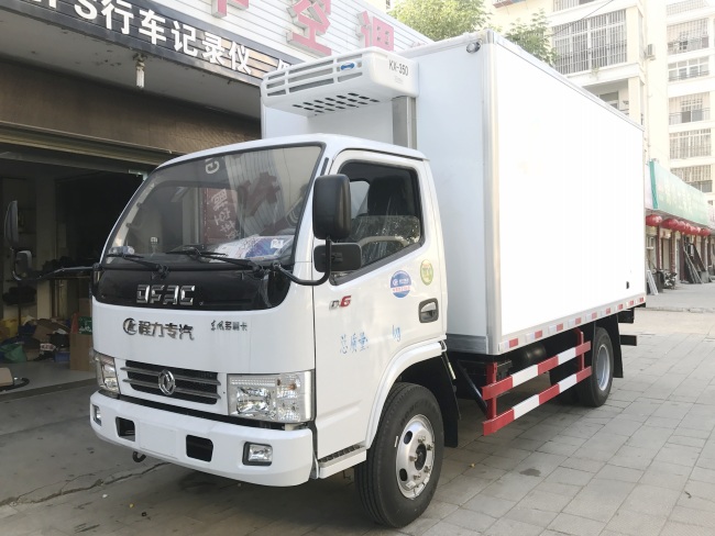 (廂長4.0米)東風多利卡冷藏車