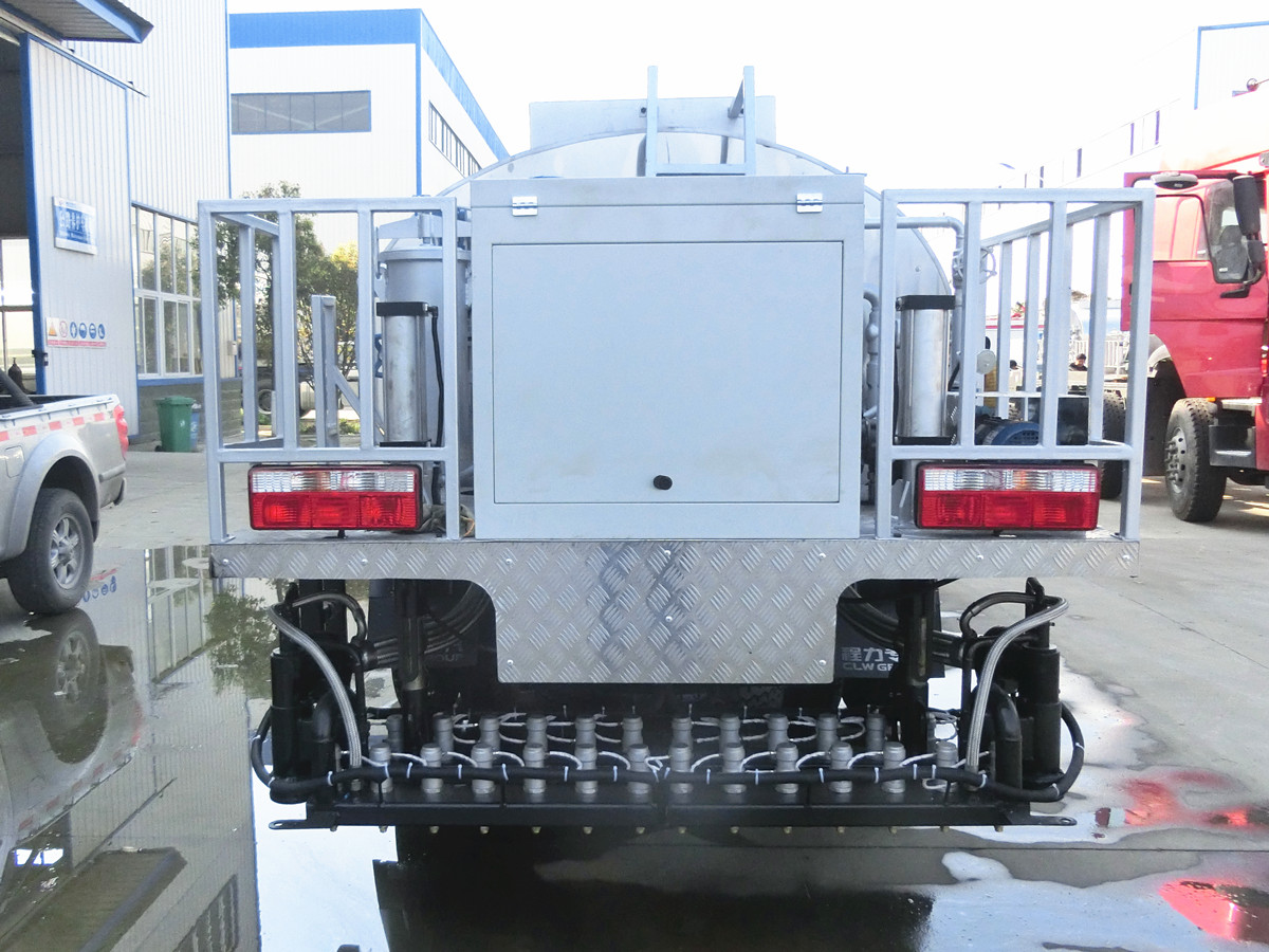 瀝青灑布車