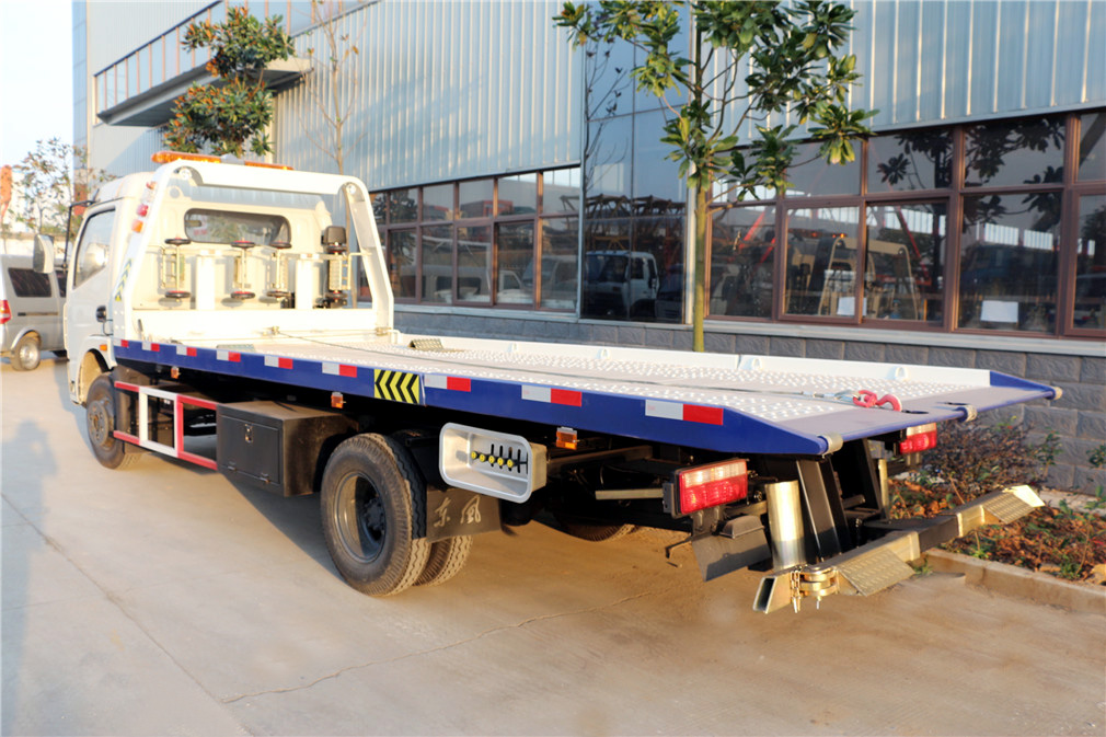 【一拖二】東風大多利卡清障車