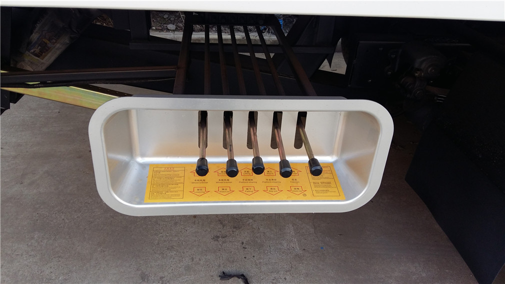 【一拖二】東風大多利卡清障車