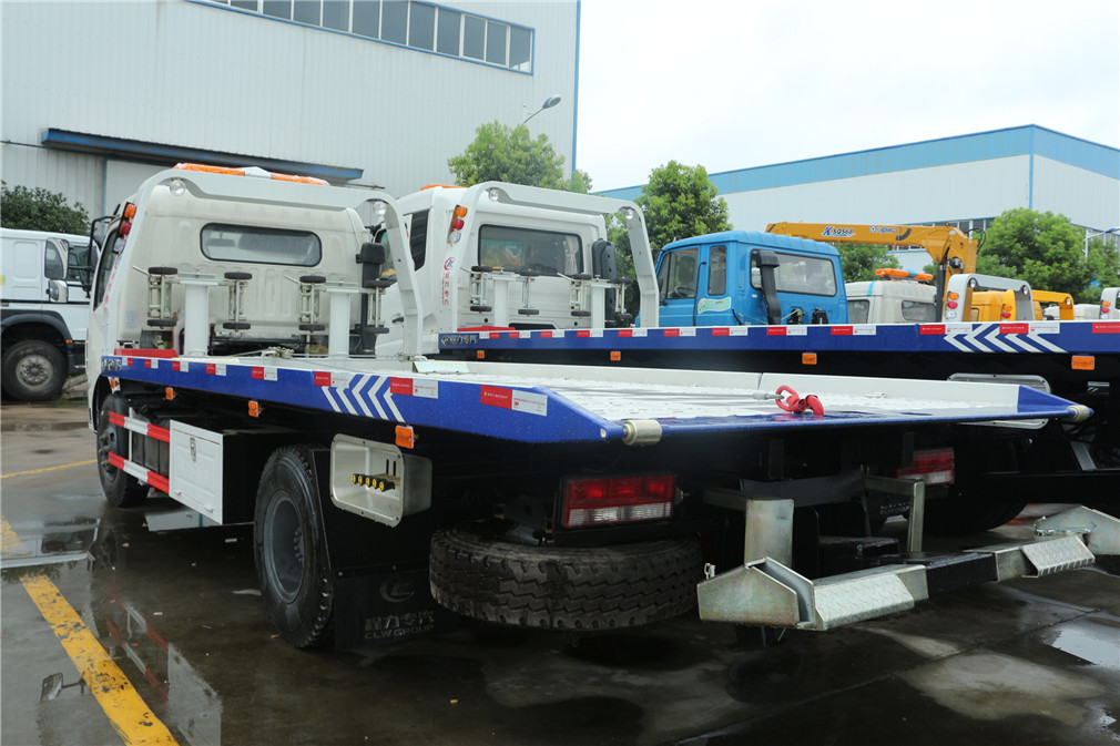 【一拖二】東風大多利卡清障車