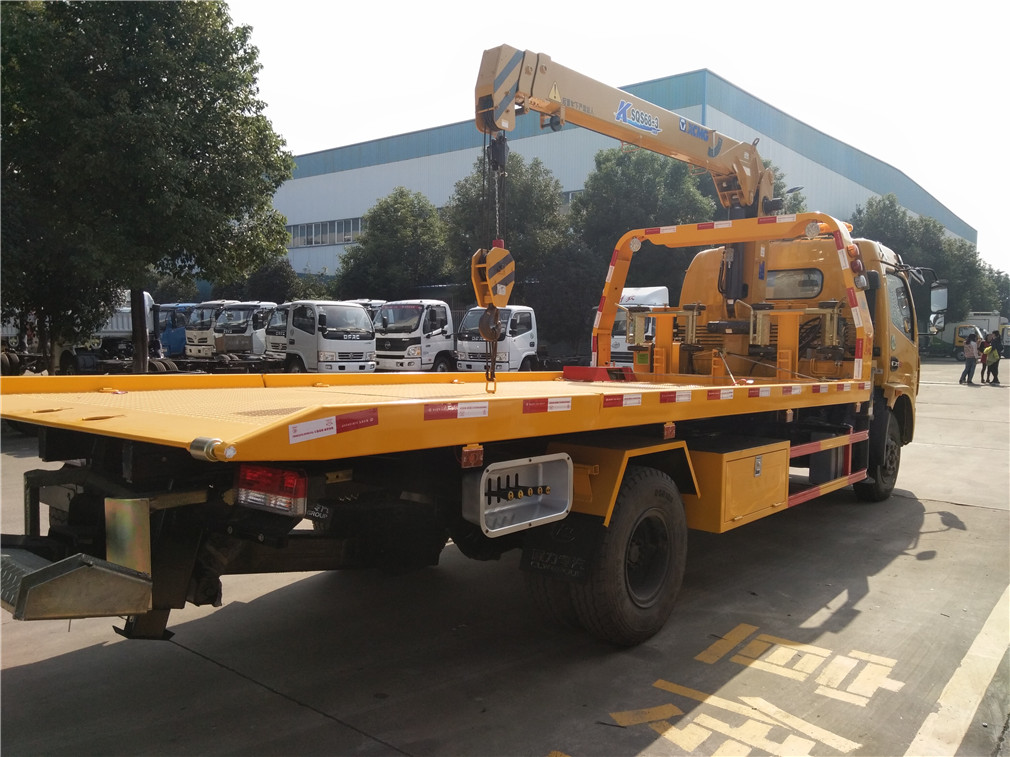 東風凱普特CLW5091TQZD5平板帶吊清障車