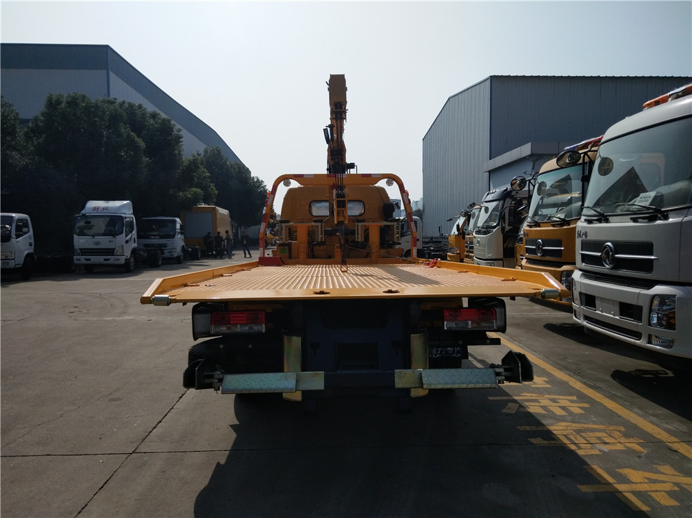 東風凱普特CLW5091TQZD5平板帶吊清障車