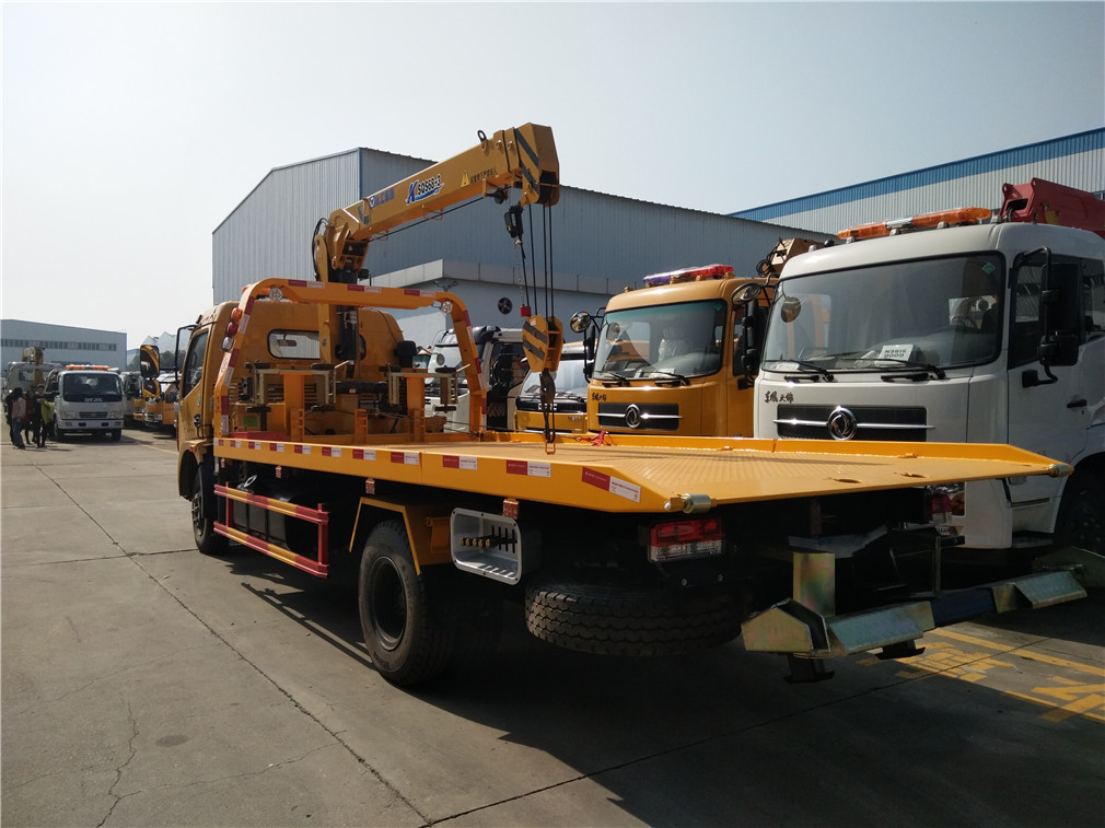 東風凱普特CLW5091TQZD5平板帶吊清障車