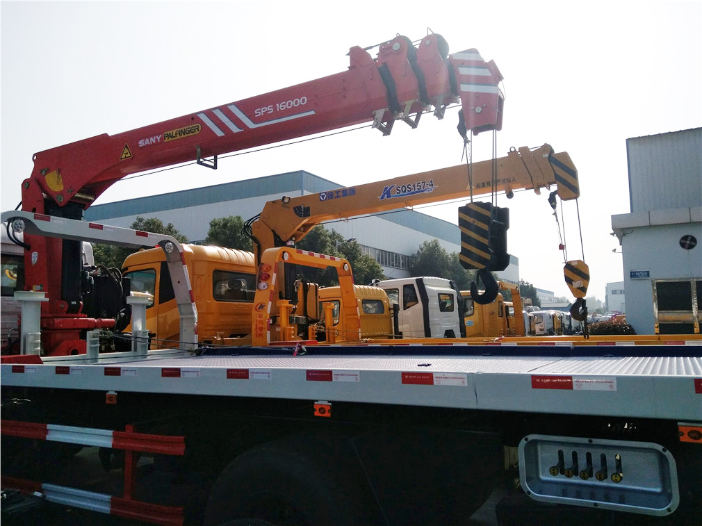 東風天錦CLW5122TQZD5平板帶吊清障車