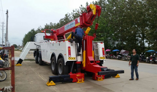 【360°旋轉吊】重汽豪沃大型清障車