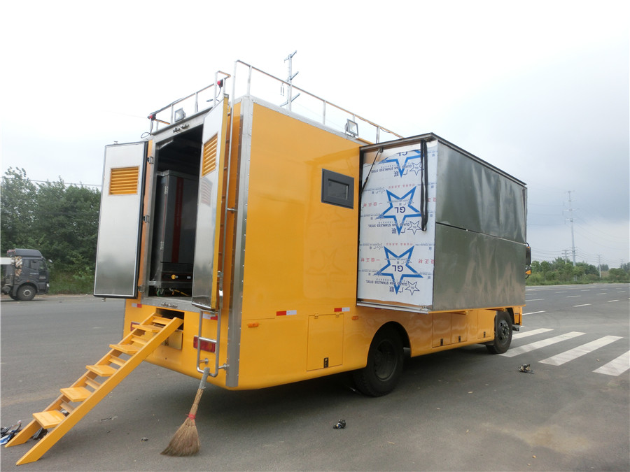 (廂長6.4米)東風天錦 餐車