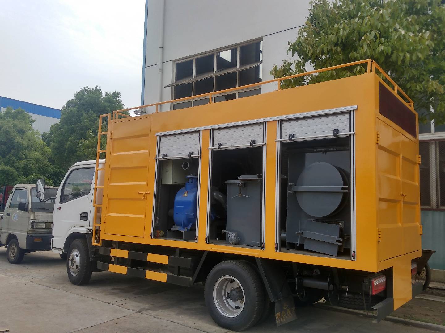 東風D6 污水處理車(藍牌)