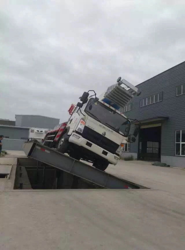 (45米)重汽豪沃·云梯車