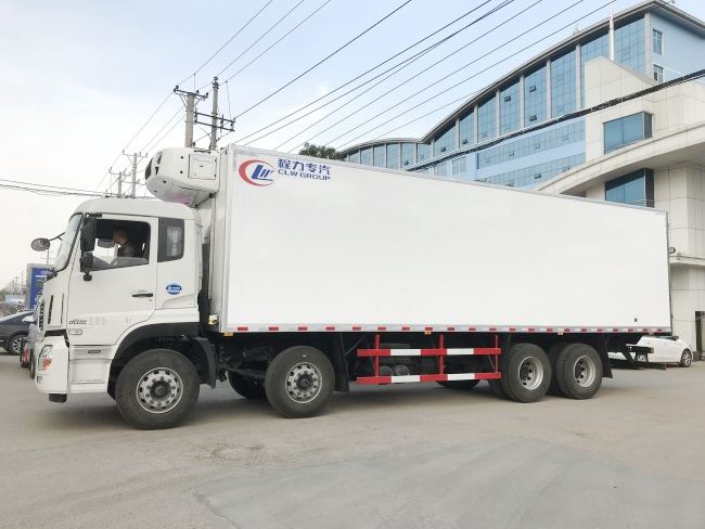 (廂長9.4米)東風天龍前四后八冷藏車