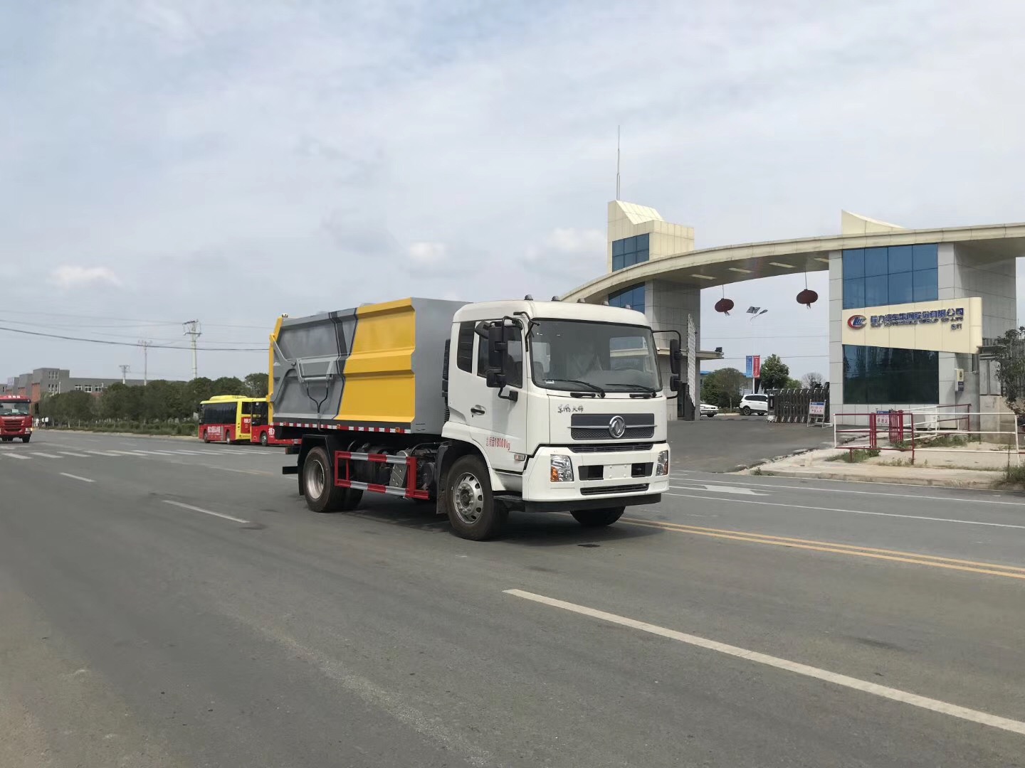 國六·東風天錦【15方】對接垃圾車