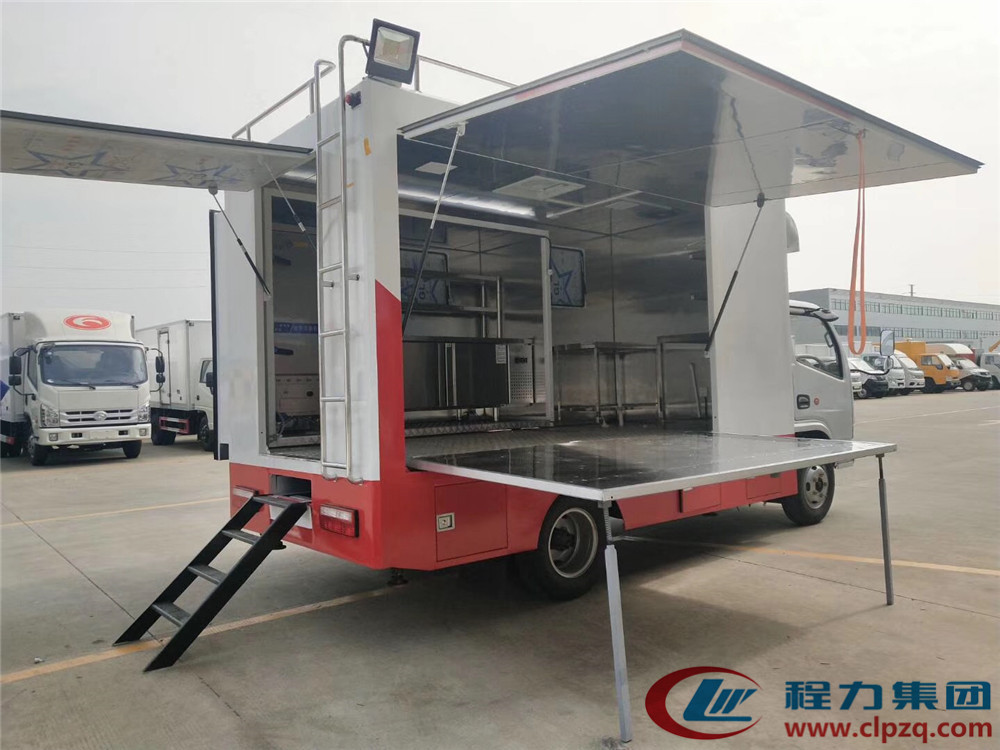 (廂長4.2米)東風D6 餐車