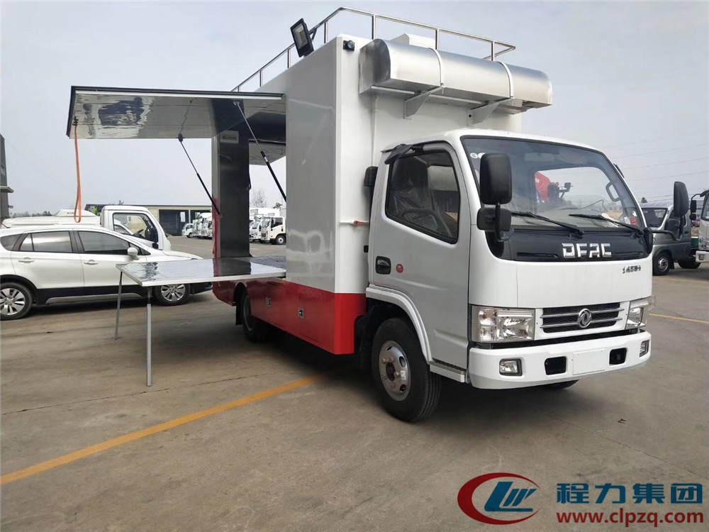 (廂長4.2米)東風D6 餐車