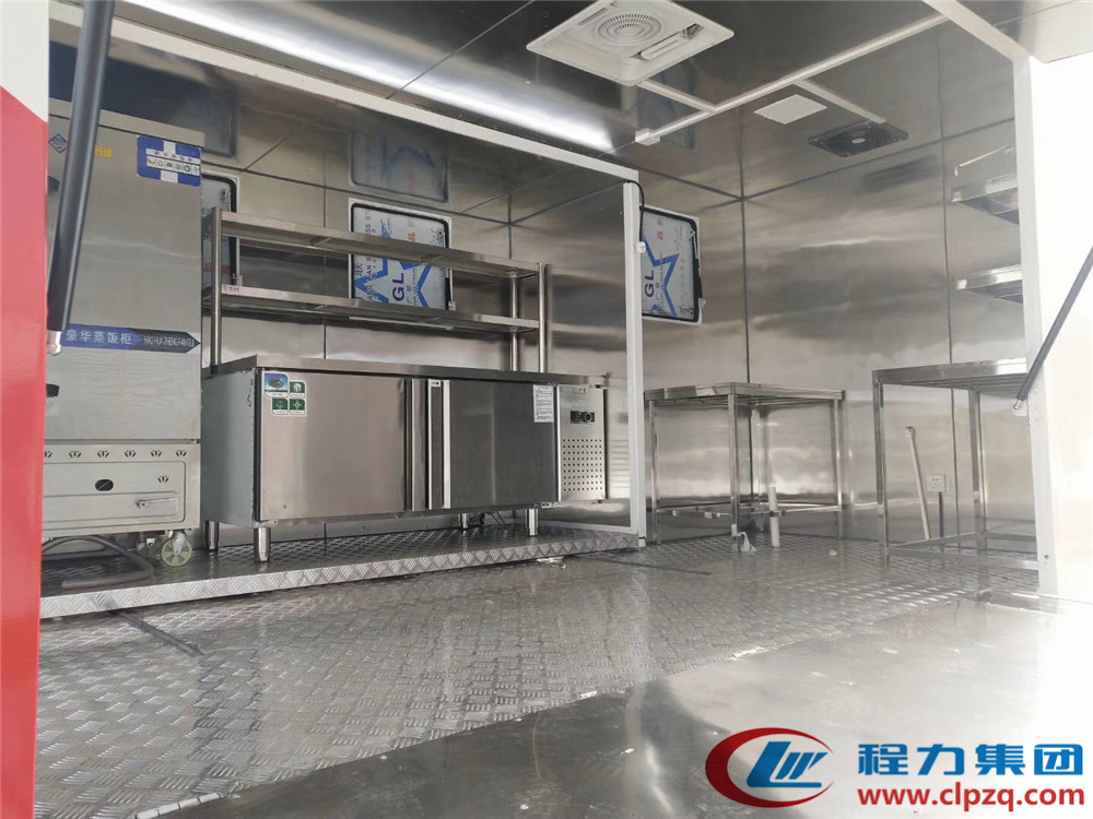 (廂長4.2米)東風D6 餐車