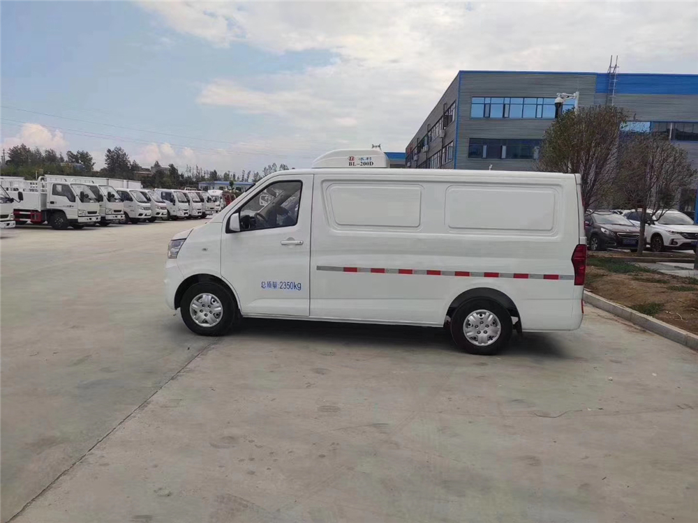 國六·長安睿行M80 面包冷藏車