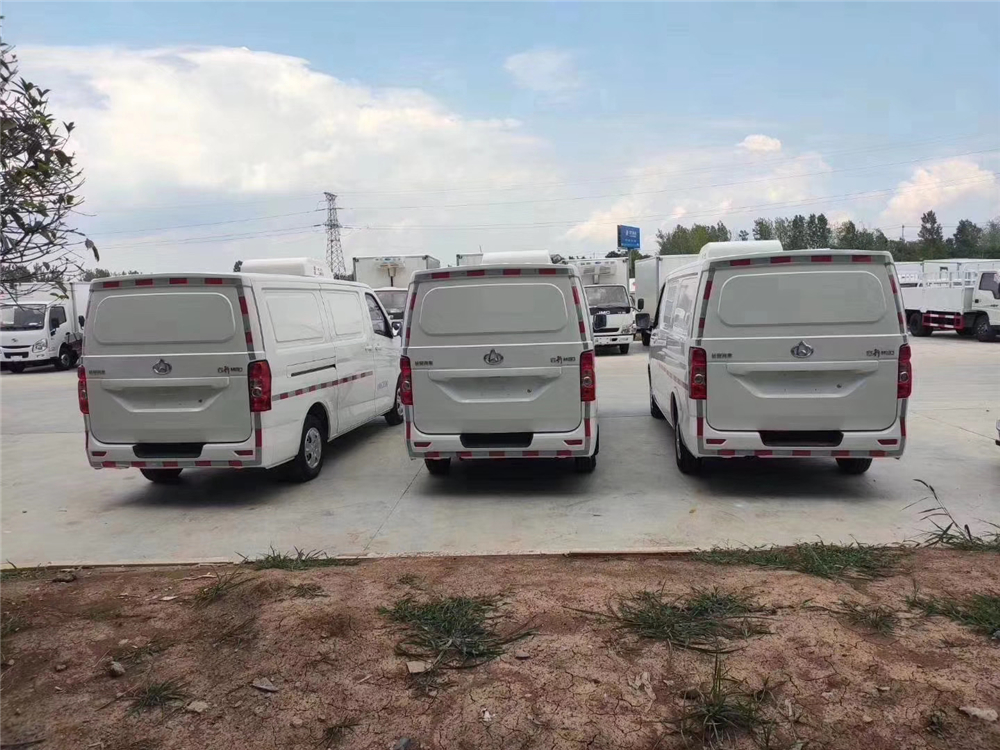 國六·長安睿行M80 面包冷藏車