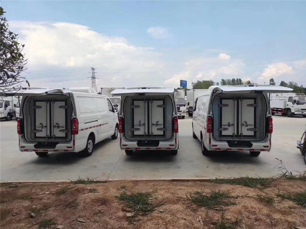 國六·長安睿行M80 面包冷藏車