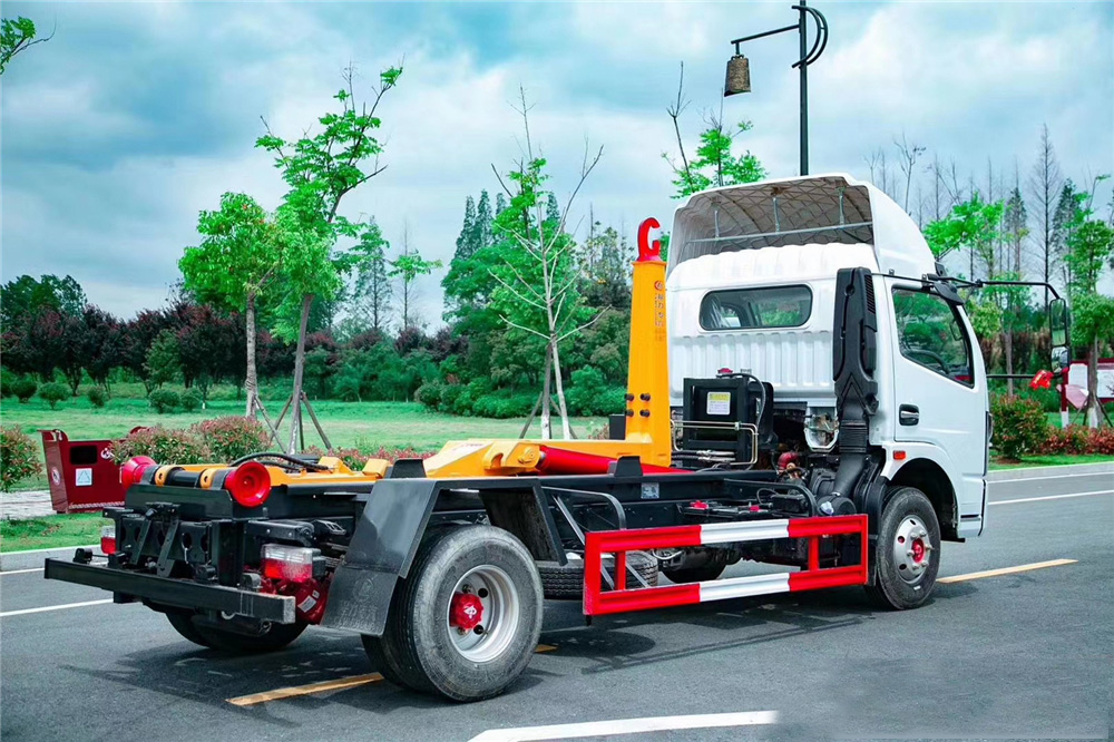 國六【7-8方】東風D7 勾臂垃圾車