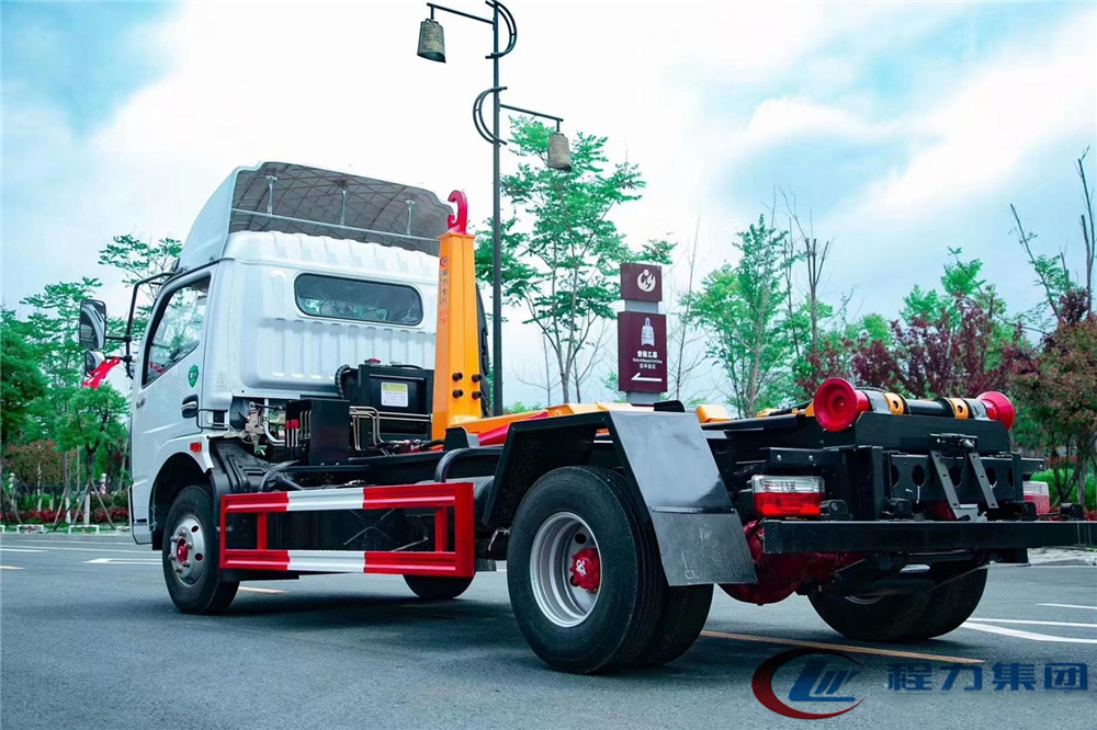 國六【7-8方】東風D7 勾臂垃圾車