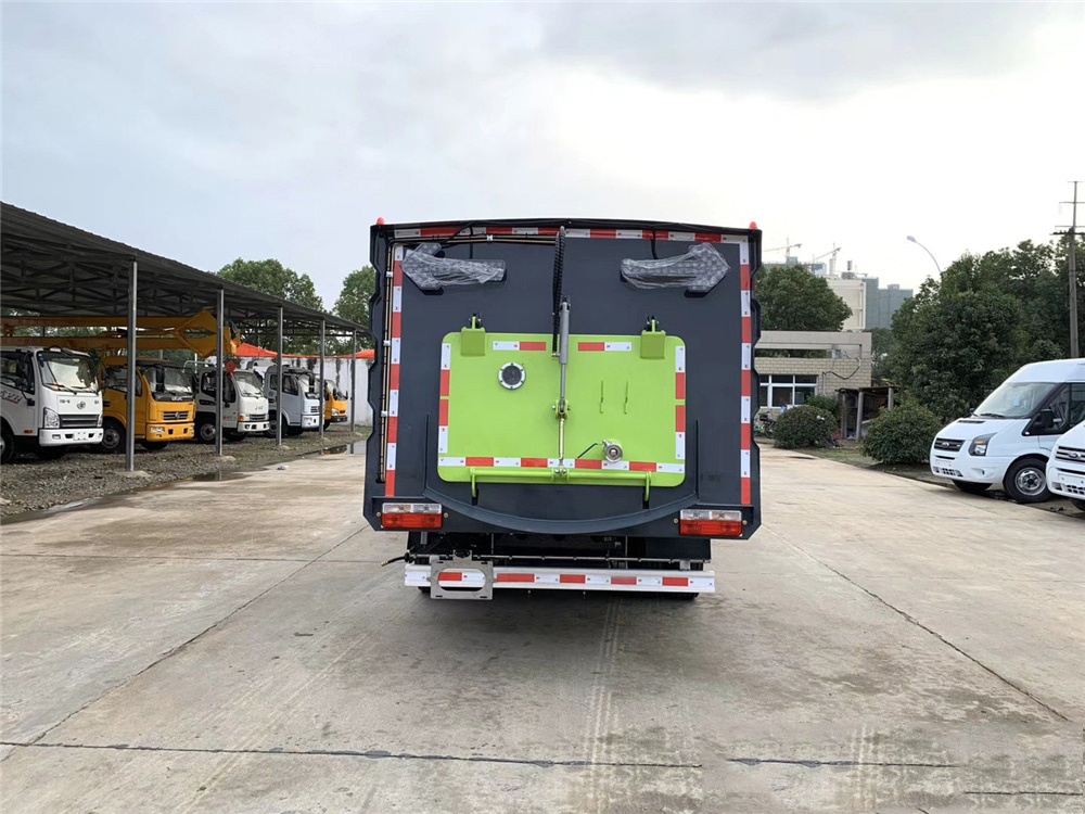 國(guó)六【2.5方水 5方塵】東風(fēng)D7 掃路車(chē)