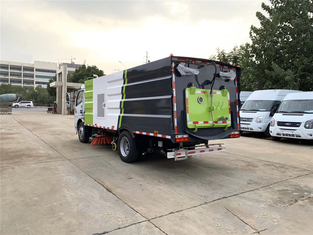 國(guó)六【2.5方水 5方塵】東風(fēng)D7 掃路車(chē)