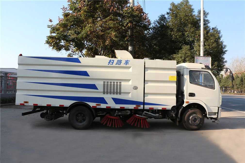 不上牌【2.5方水 5方塵】東風多利卡 掃路車