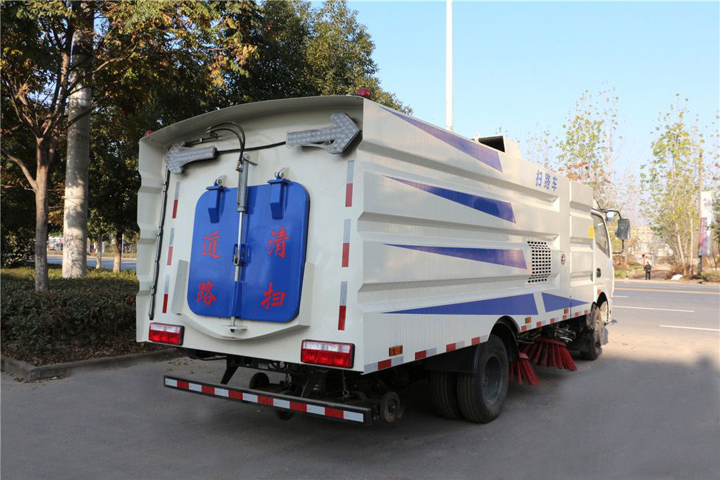 不上牌【2.5方水 5方塵】東風多利卡 掃路車