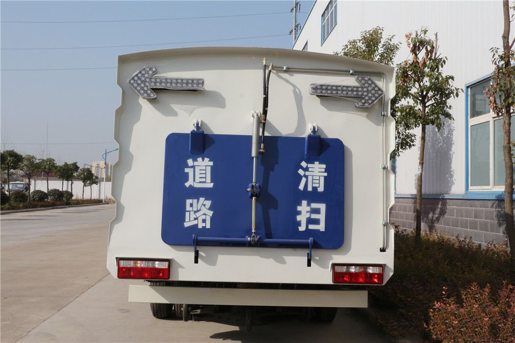 不上牌【2.5方水 5方塵】東風多利卡 掃路車