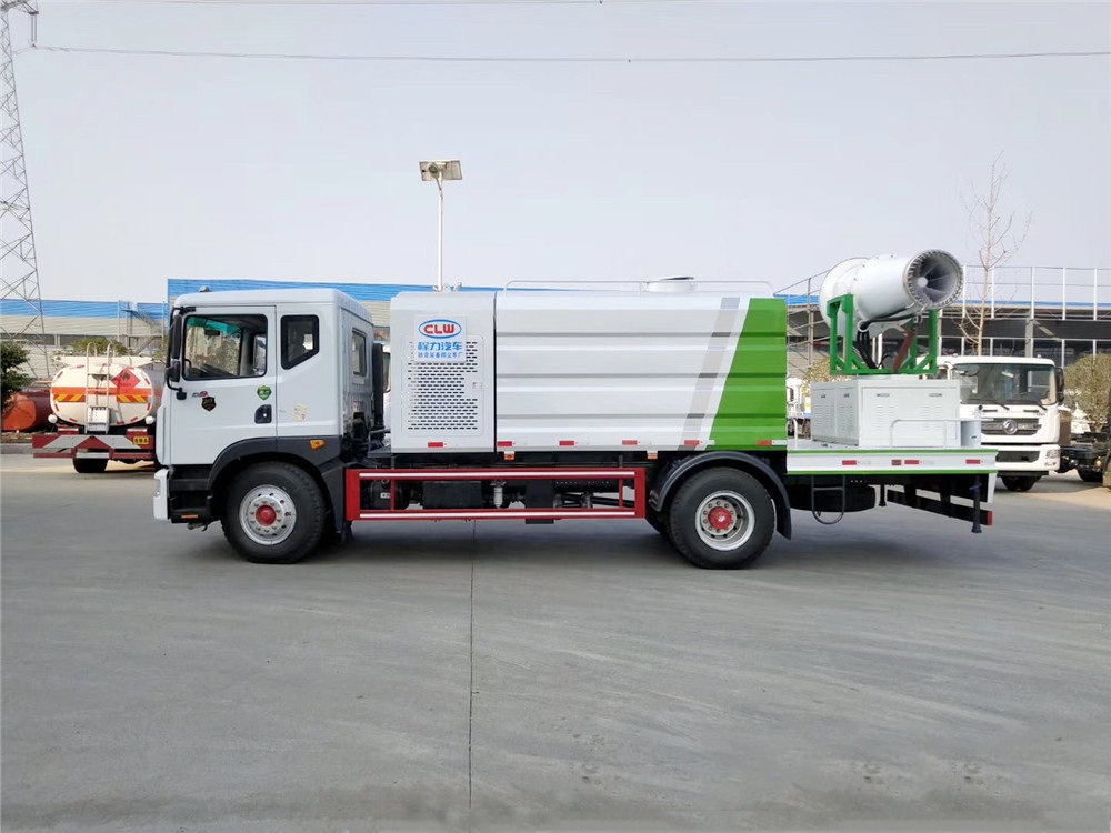 國六【12方】東風D9 抑塵車#50-100米