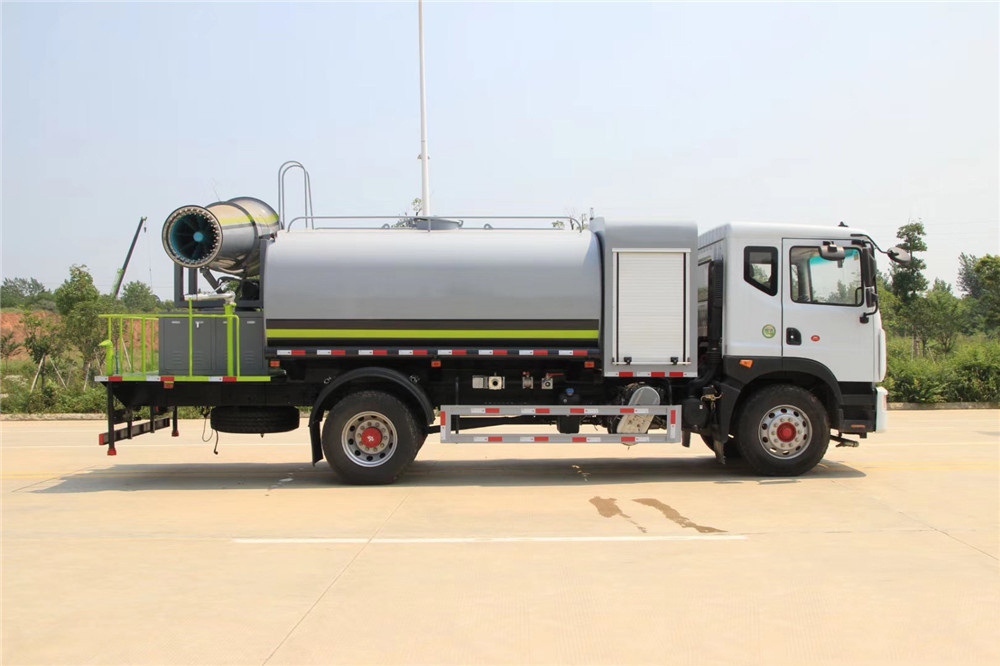 國六【12方】東風D9 抑塵車#50-100米