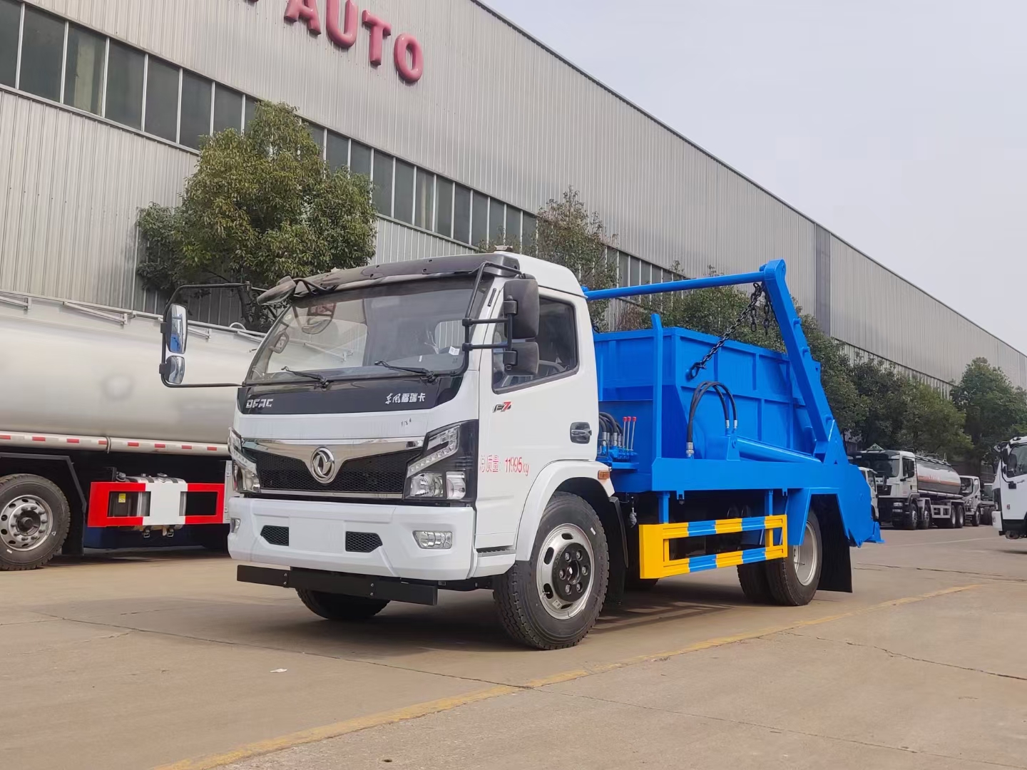 國六【8立方】東風(fēng)D7多利卡 擺臂垃圾車